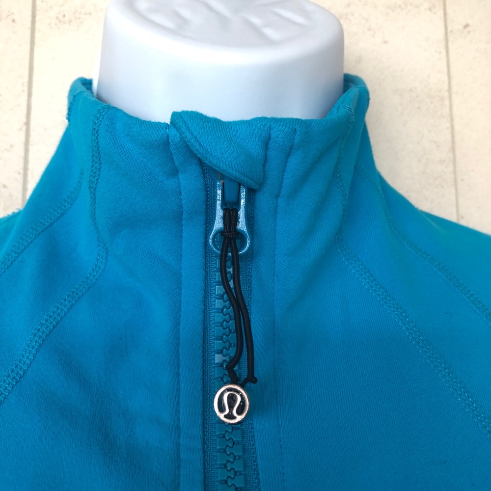 (SOLD) Lululemon Blue Define Jacket size 8 - Picture 3 of 6
